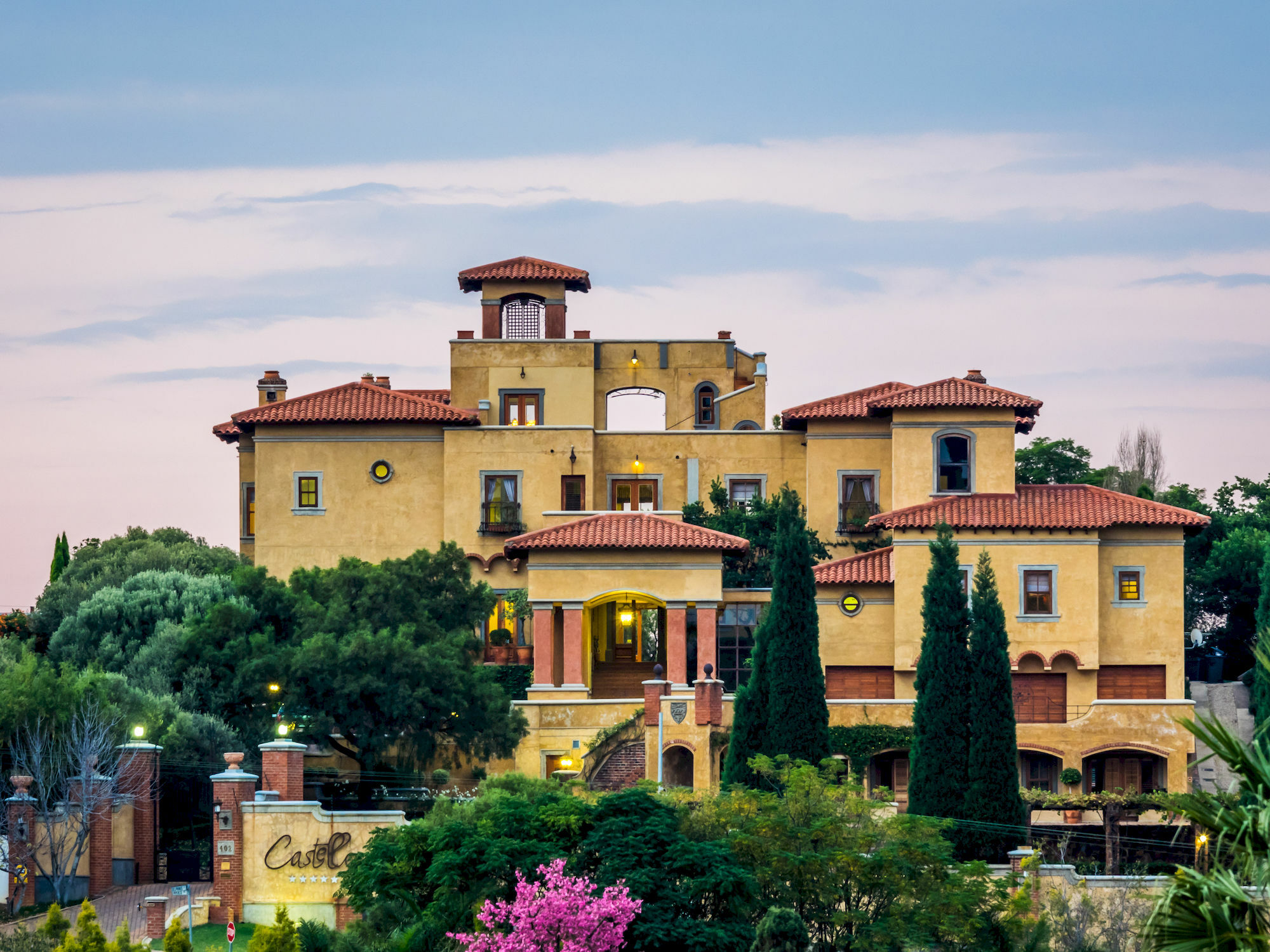 Castello Di Monte Hotel Pretoria Exterior photo